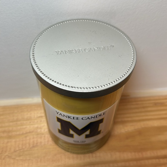 University of Michigan Yankee Candle - Picture 3 of 5